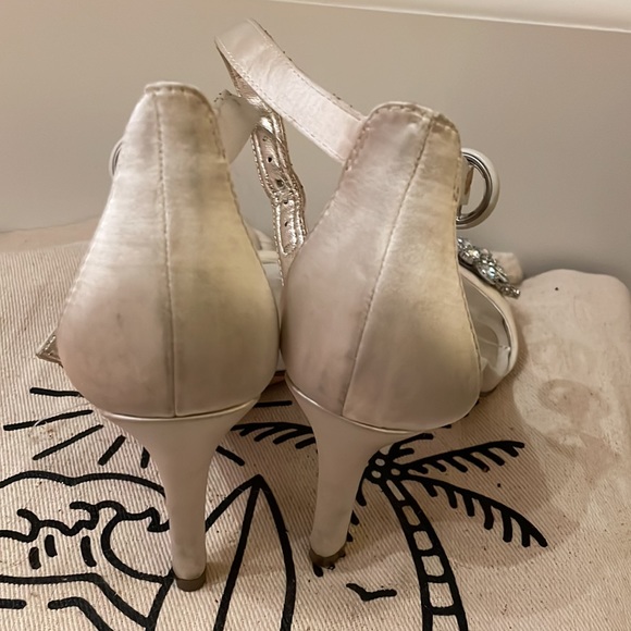 Women’s size 4, 3 inches tall - Picture 4 of 5